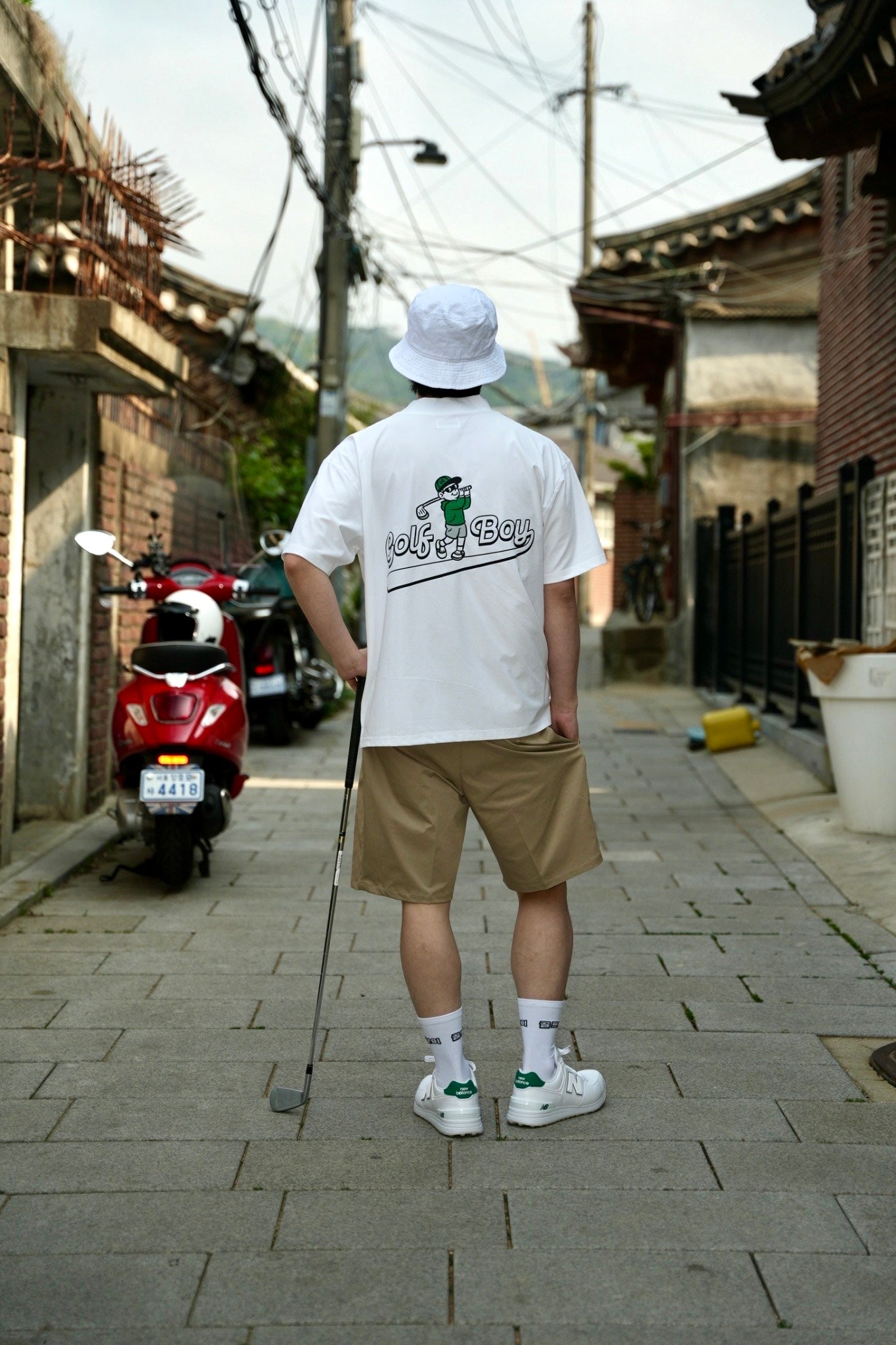 1.GOLF BOY back print mock neck-white