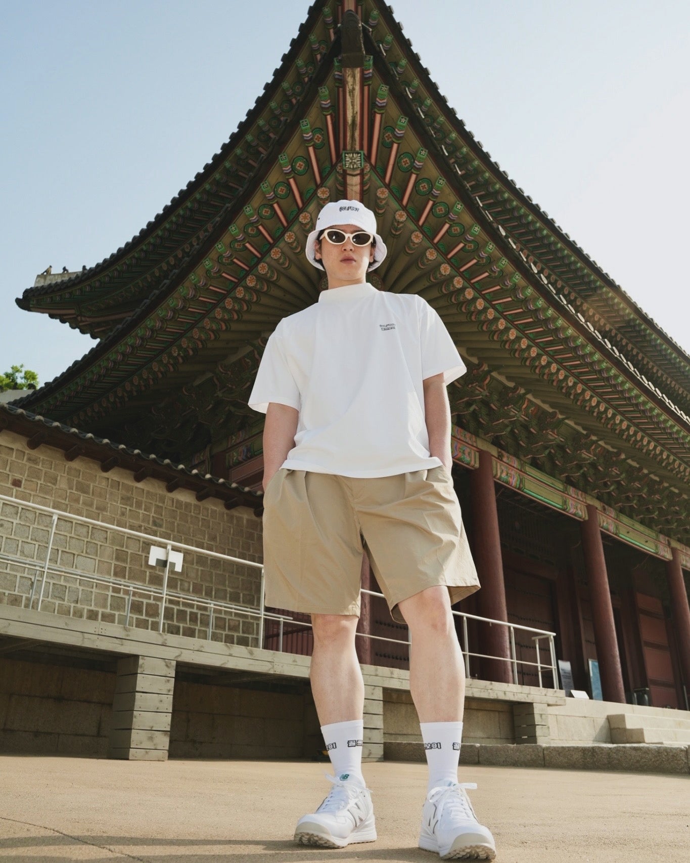 1.GOLF BOY back print mock neck-white