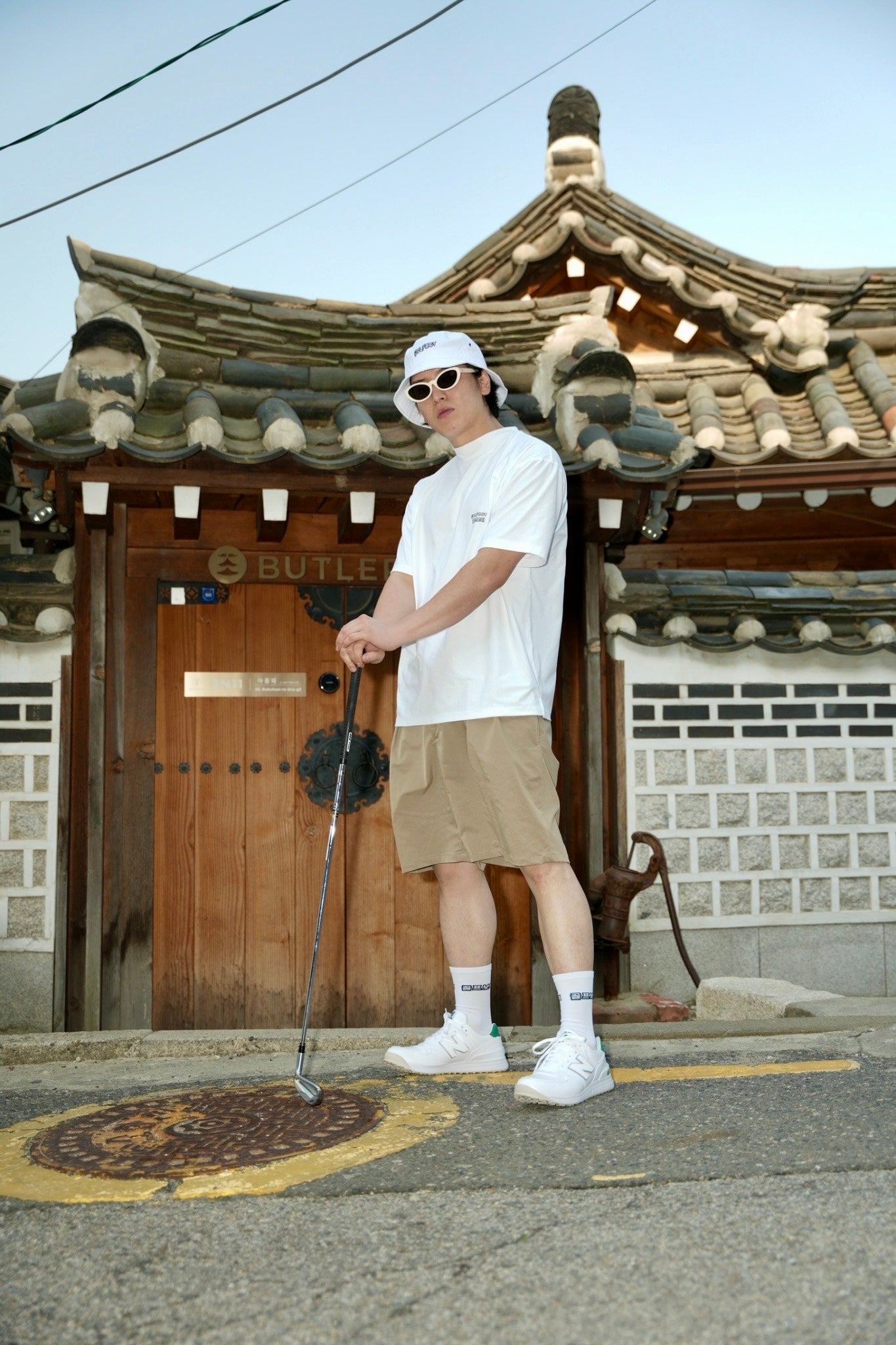 1.GOLF BOY back print mock neck-white